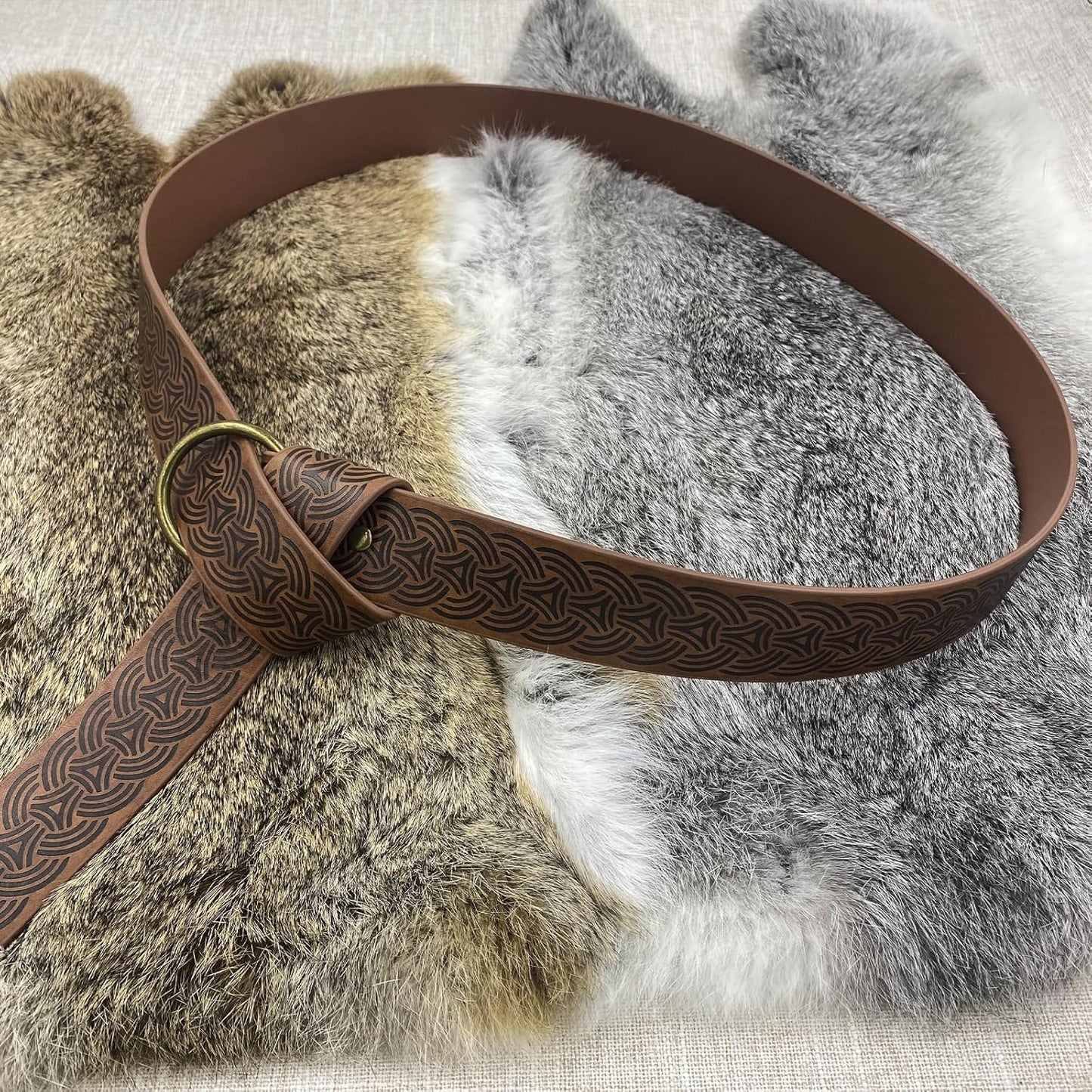 HiiFeuer Medieval Embossed PU Leather O-Ring Belt, Retro Renaissance Knight Belt