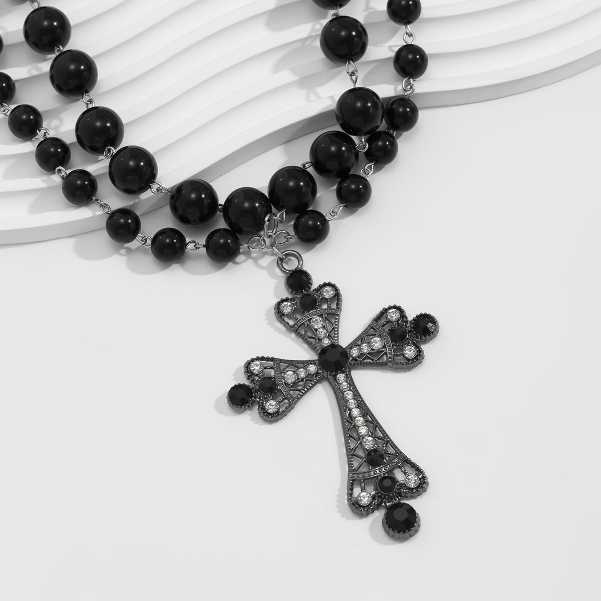 Gothic Cross Necklaces Layered Pearl Beads Cross Pendant Necklaces Punk Vintage Cross Chain Necklace Chunky Cross Necklace Gothic Jewelry for Women