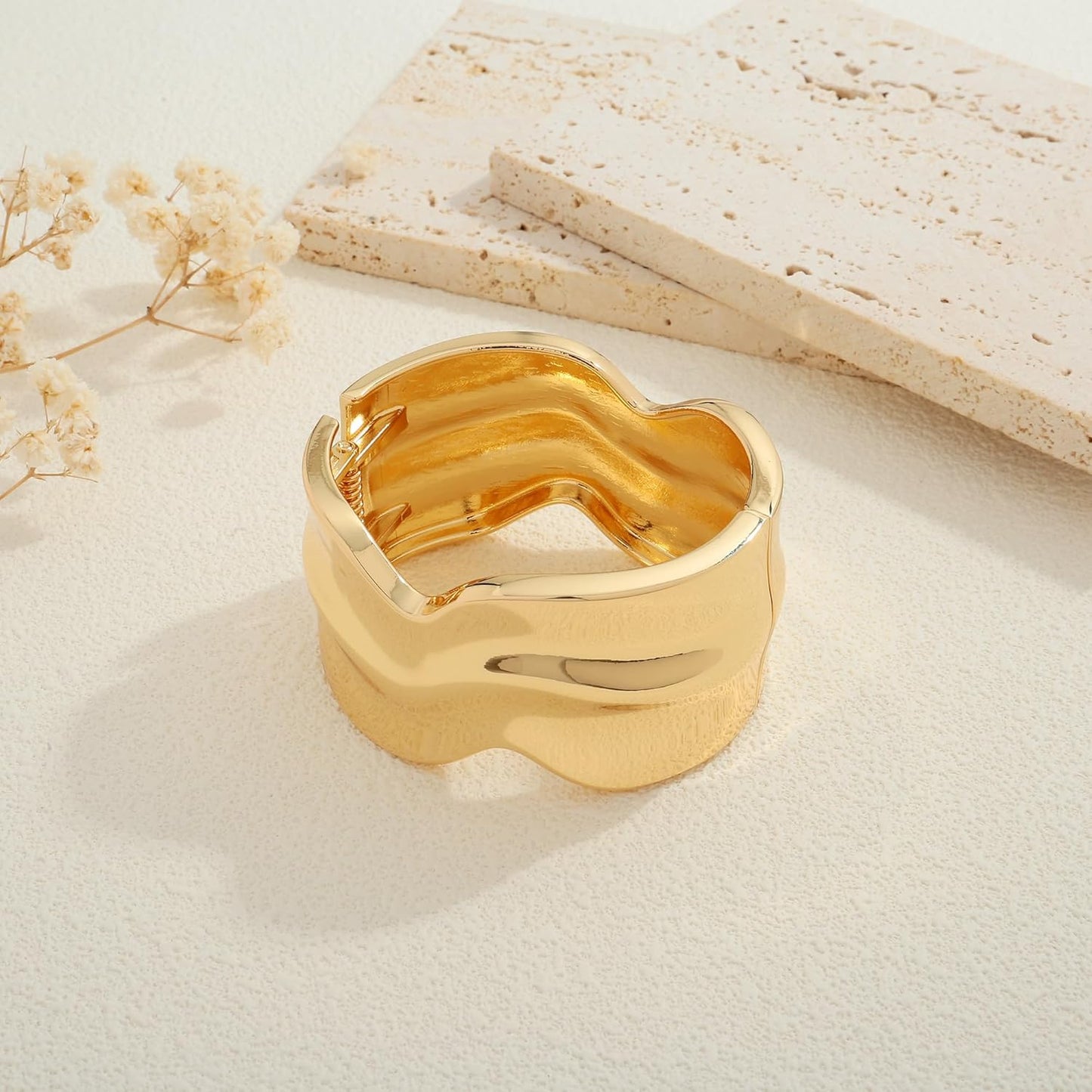 Chunky Gold Bangles Bracelet for Women Fashion Hammered Wide Cuff Bracelet Minimalist Open Wrist Cuff Bangle Gold Jewelry Accessories for Women