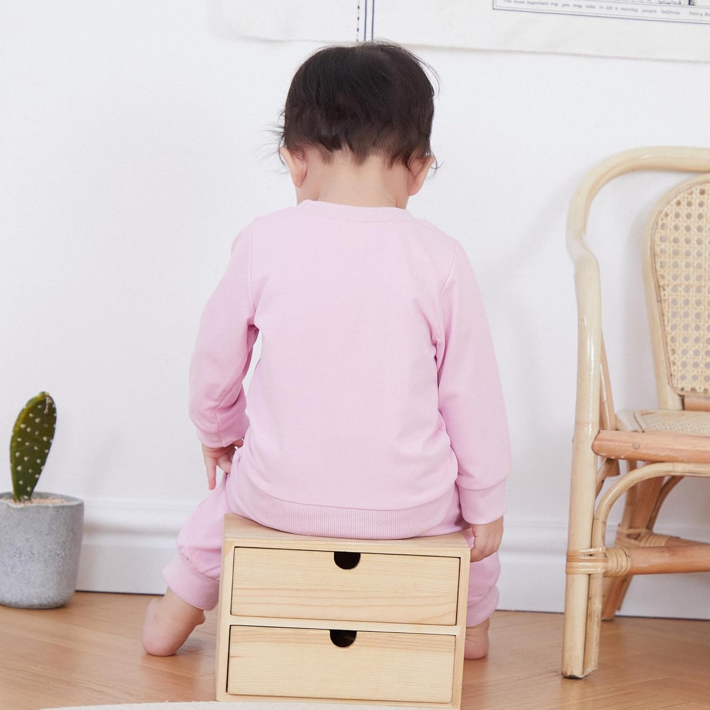 WZTYYDS Toddler Baby Girl Fall Winter Clothes Bear Embroidered Long Sleeve Sweatshirt Pants Outfits Set 2Pcs Sweatsuit
