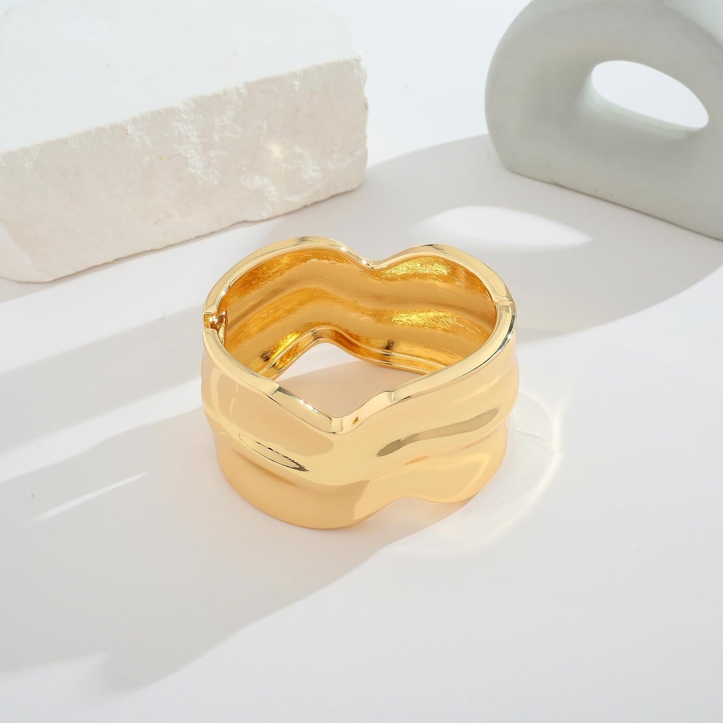 Chunky Gold Bangles Bracelet for Women Fashion Hammered Wide Cuff Bracelet Minimalist Open Wrist Cuff Bangle Gold Jewelry Accessories for Women