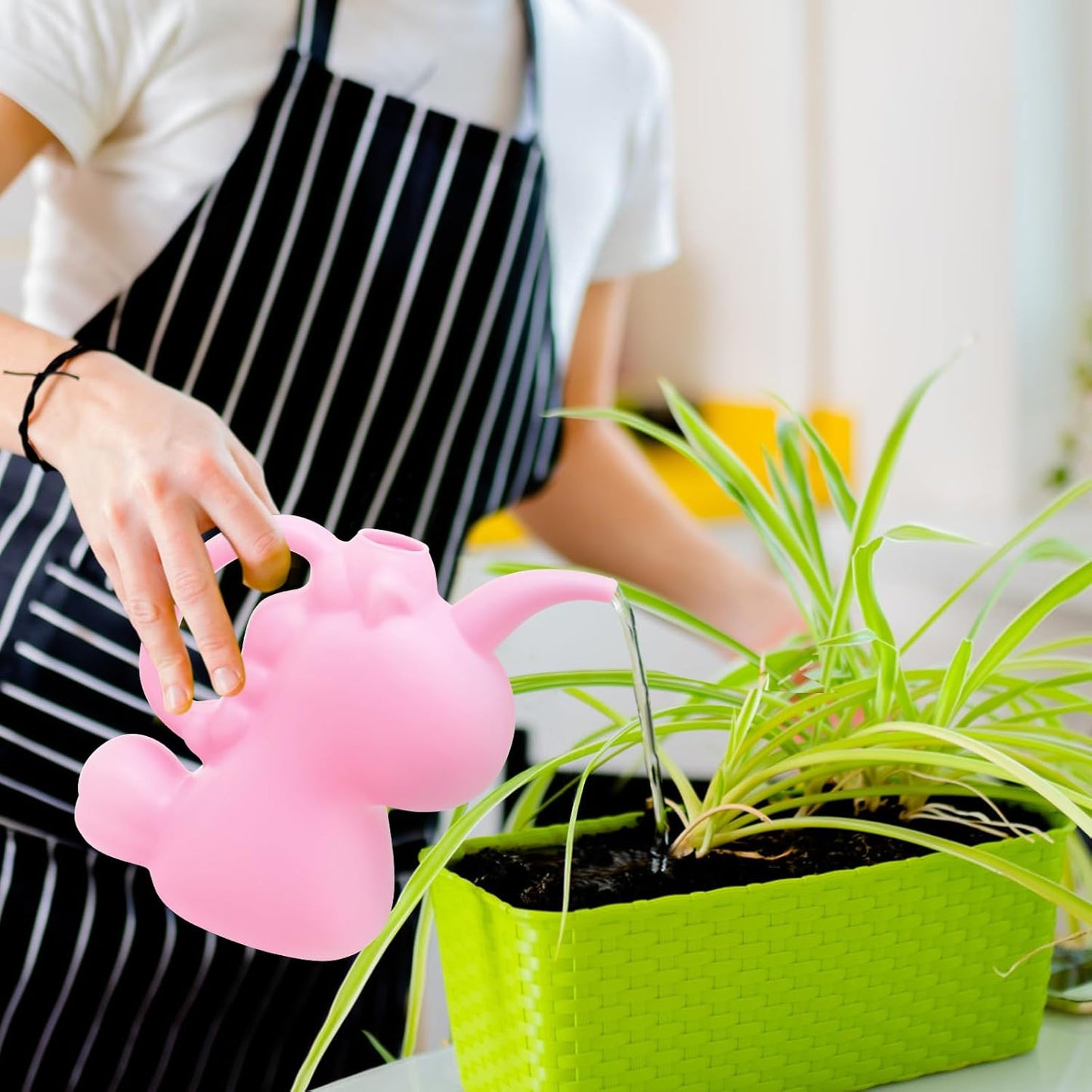 XXXFLOWER Unicorns Indoor Watering Can, 1 L Cute Animal Water Cans, Novelty Unicorns Shape Watering Pot for Office House Indoor Garden（Pink）