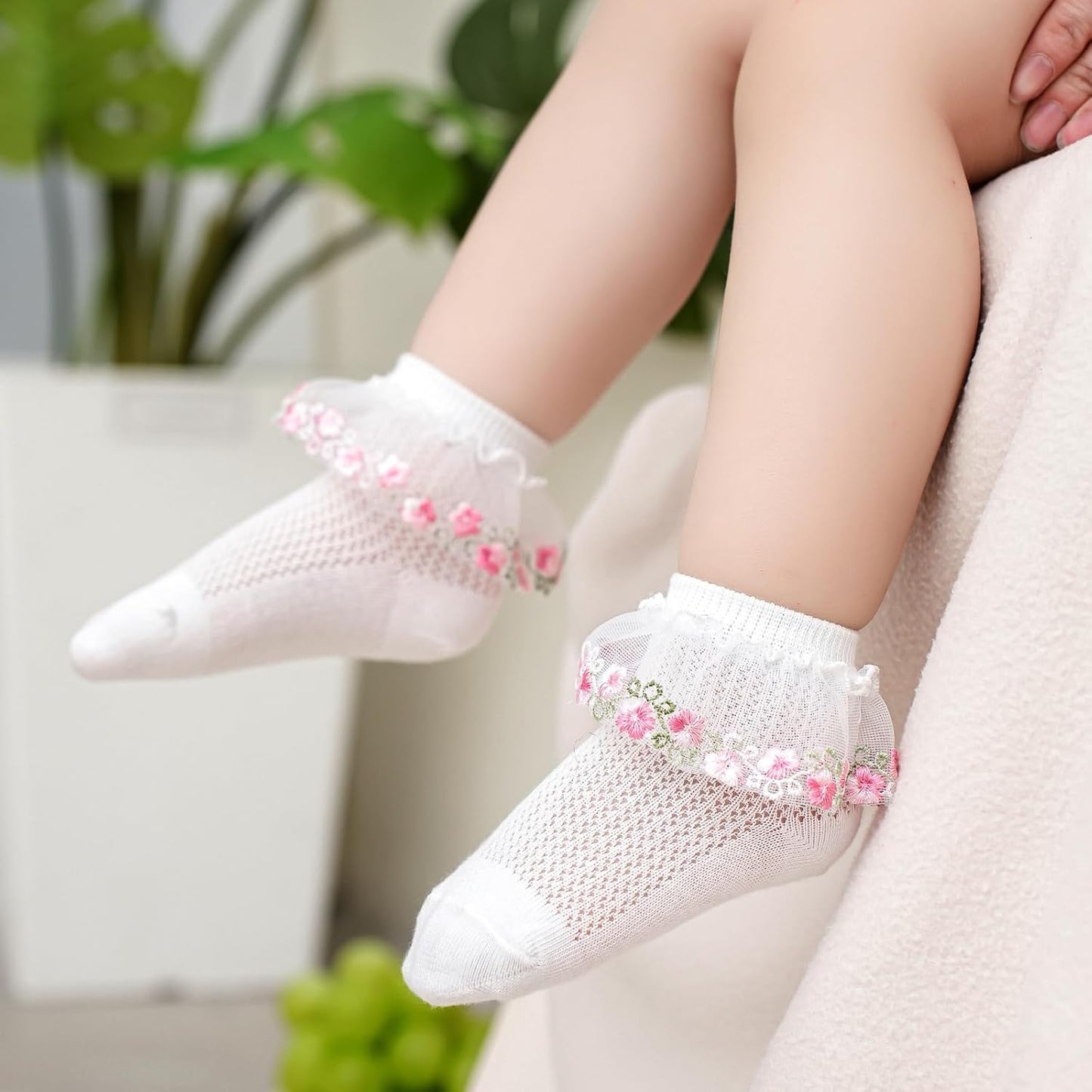 Looching Baby Infant Cute Lace Ankle Socks with Embroidered Flowers Toddler Eyelet Floral Socks 4 Pack
