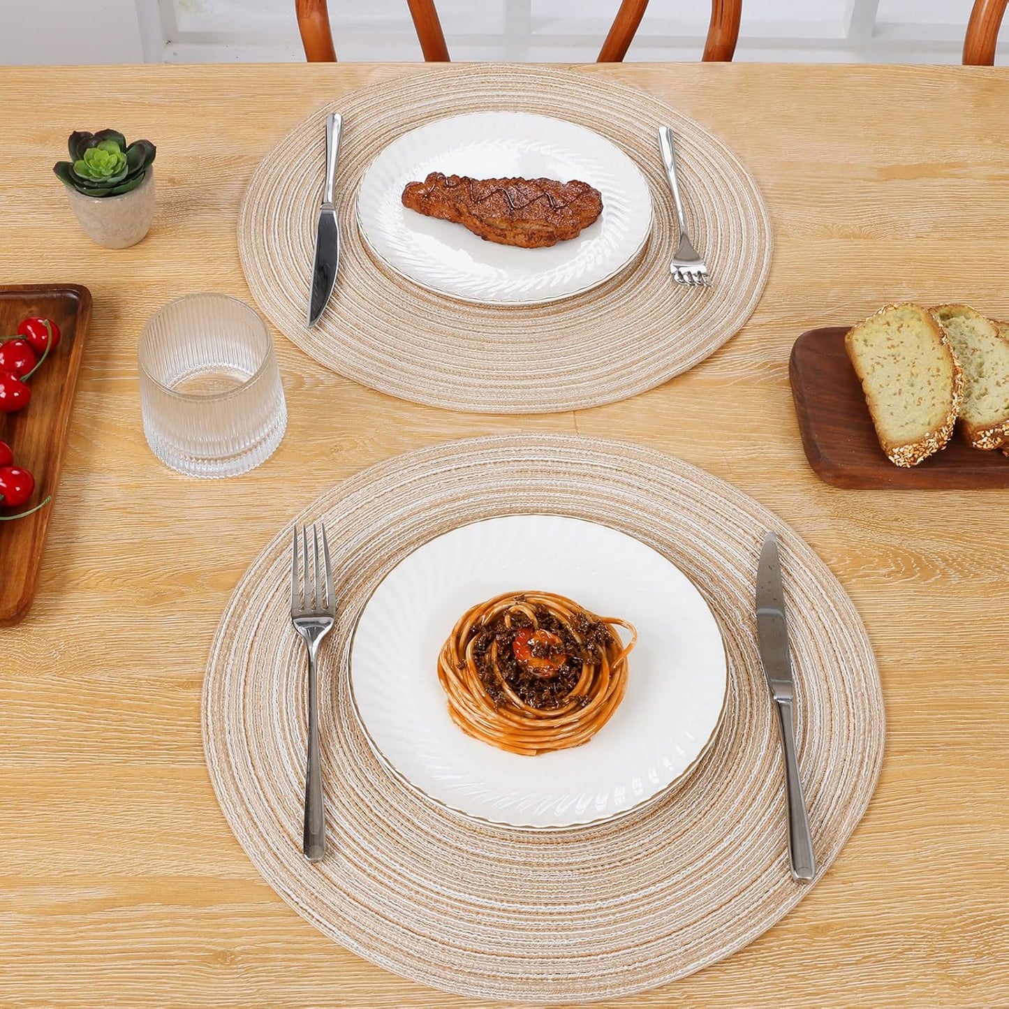 SHACOS Round Braided Placemats Set of 4 Round Table Mats for Dining Tables 15 inch Washable Kitchen Table Place Mats Indoor (Beige, 4)