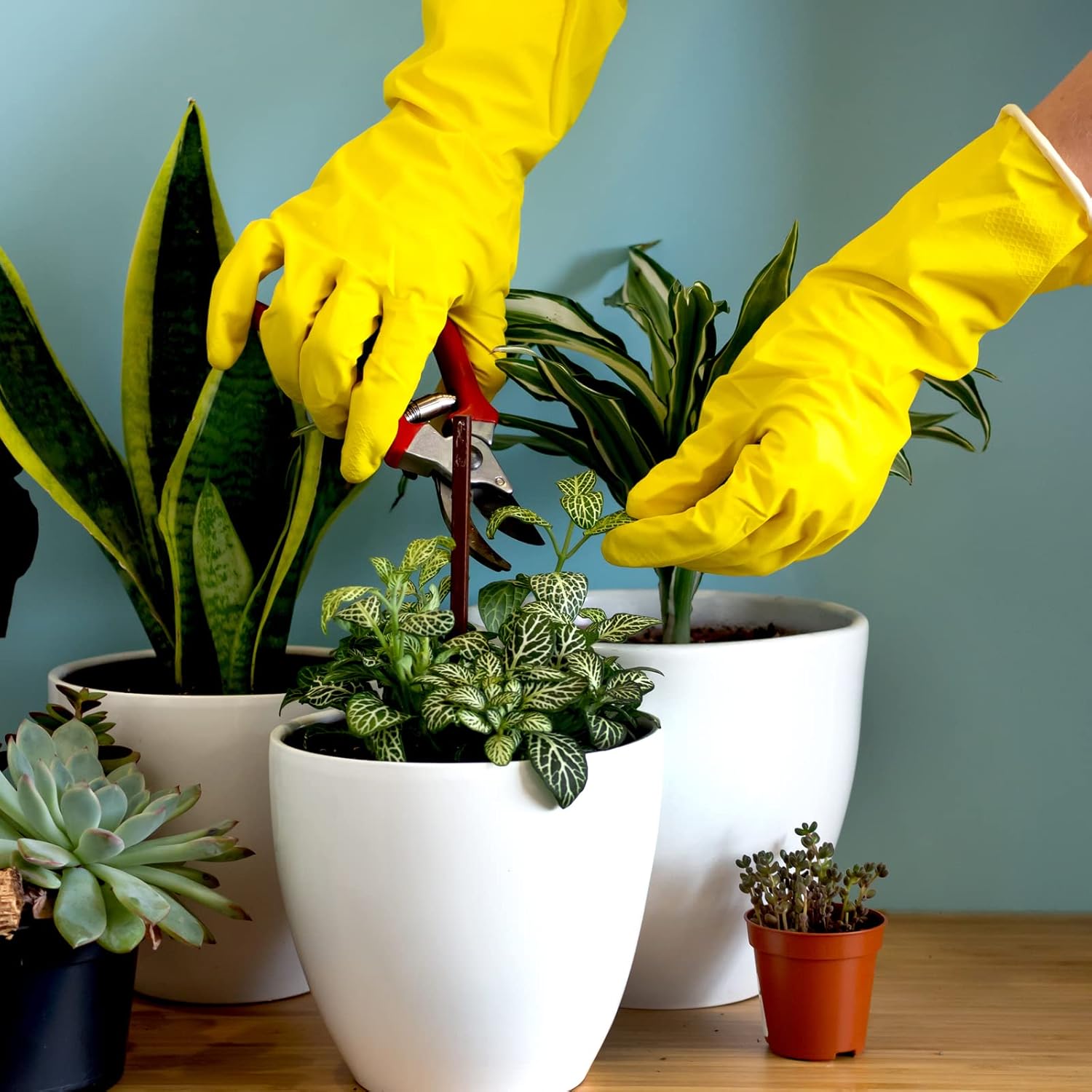 Rubber Kitchen Dishwashing Gloves - 4 Pairs Colorful Reusable Household Cleaning Gloves for Washing Dishes and Cleaning Tasks, Flexible Long - lasting and Non - Slip (Medium, Blue+Pink+Yellow+Red) - TrendyLookz